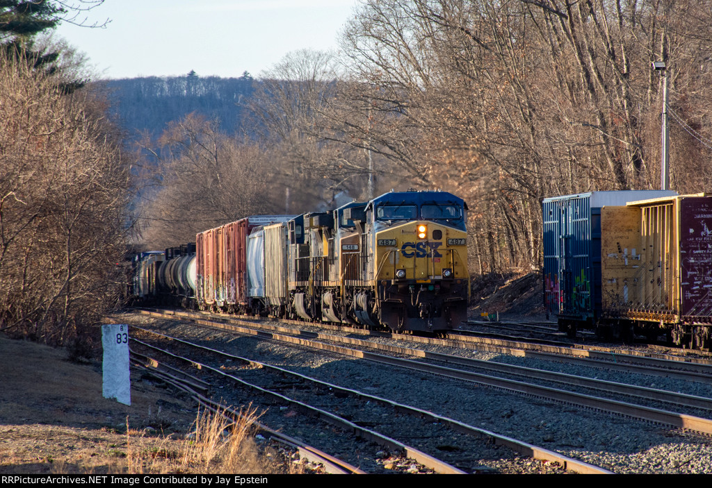 M426 takes the siding at Palmer